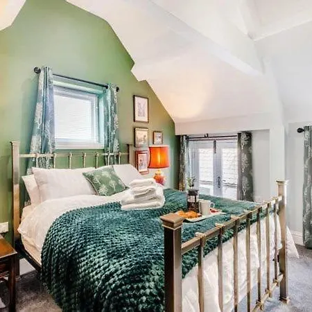 Hutton Mount Retreats *