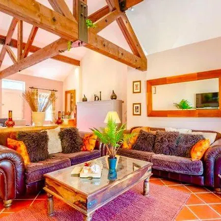 Hutton Mount Retreats * 리펀