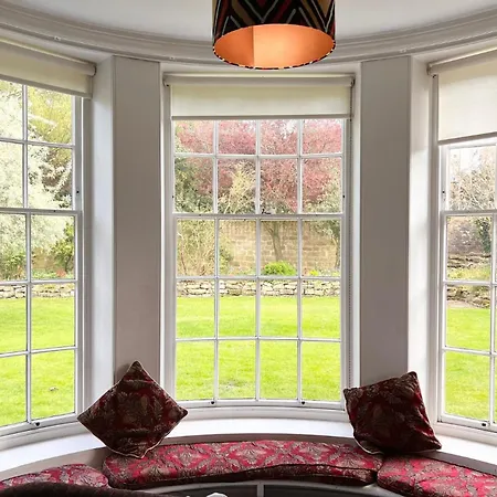 Hutton Mount Retreats 펜션