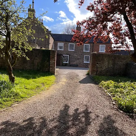 Hutton Mount Retreats * Ripon