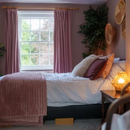 Hutton Mount Retreats * Ripon