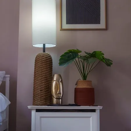 Hutton Mount Retreats * 리펀