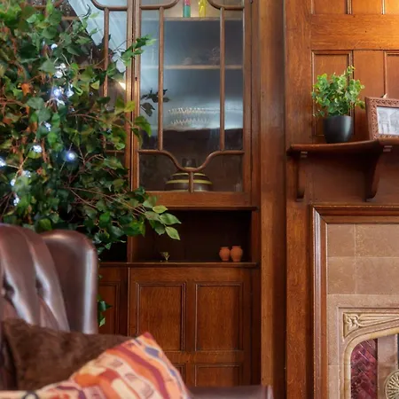 펜션 Hutton Mount Retreats *