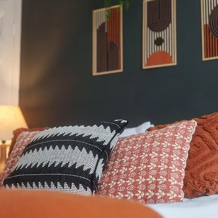 Hutton Mount Retreats 리펀