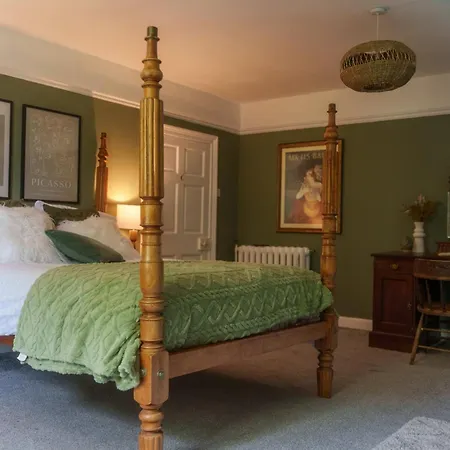 Hutton Mount Retreats بيت للعطل ريبون