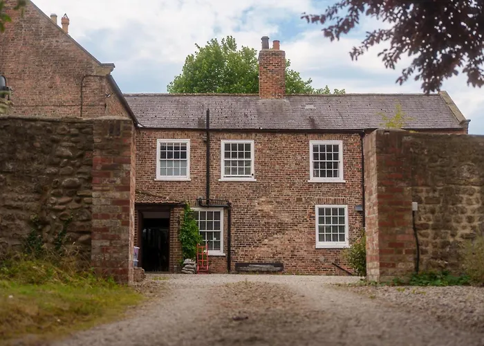 Hutton Mount Retreats 度假居 里彭