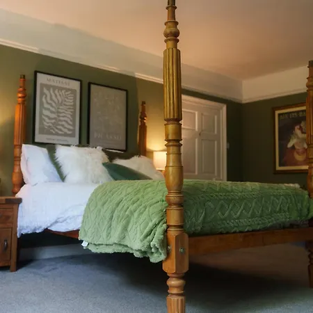 Hutton Mount Retreats